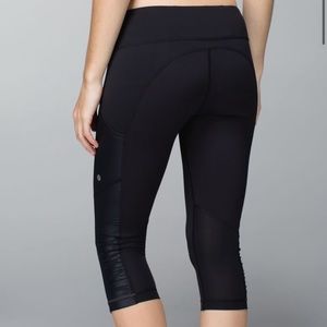 Lululemon Cut the Crop in black